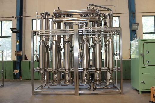 3T蒸汽多效蒸餾水機(jī)